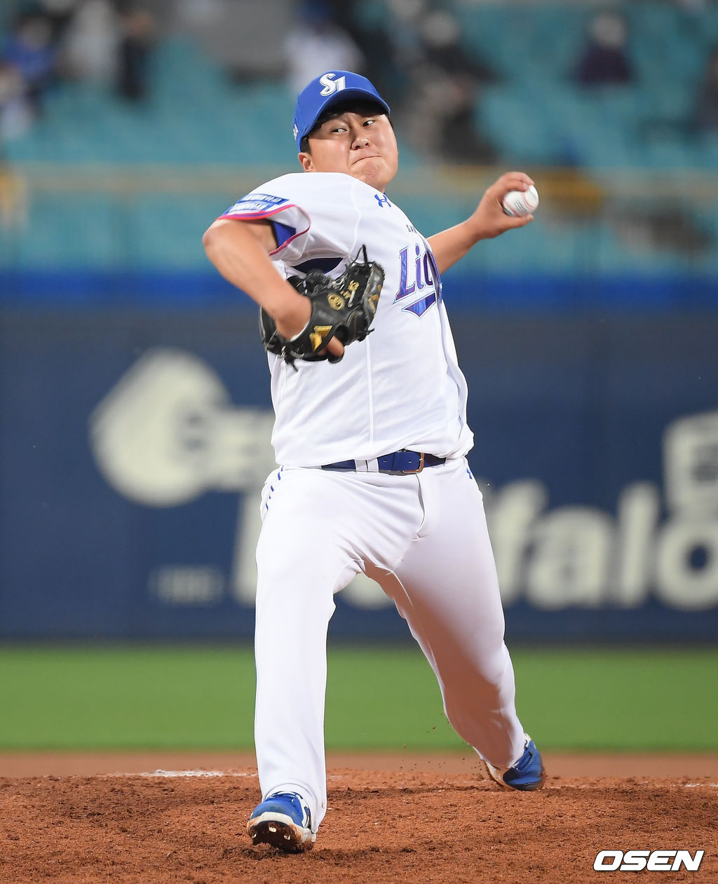 18일 대구삼성라이온즈파크에서 ‘2021 신한은행 SOL KBO리그’ 삼성 라이온즈와 키움 히어로즈의 경기가 진행됐다8회초 삼성 이승현 투수가 키움 공격을 삼자범퇴로 끝내고 있다 / soul1014@osen.co.kr