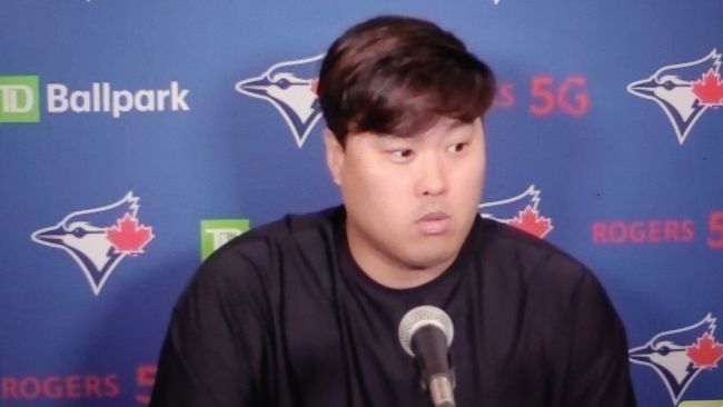 [사진] 토론토의 류현진이 19일(한국시간) 보스턴과의 경기를 마친 뒤 화상 인터뷰를 하고 있다. <토론토 블루제이스 구단 제공 영상 캡처>