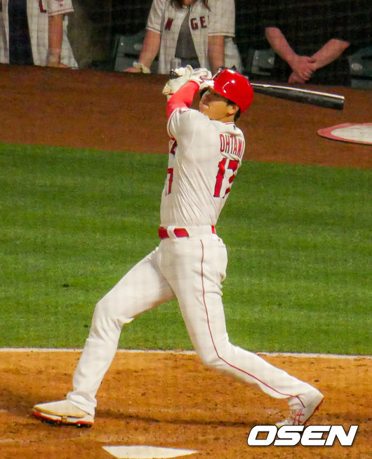 [OSEN=이사부 통신원] LA 에인절스 오타니가 19일(한국시간) 클리블랜드전에서 시즌 14호 홈런을 때렸다. /lsboo@osen.co.kr