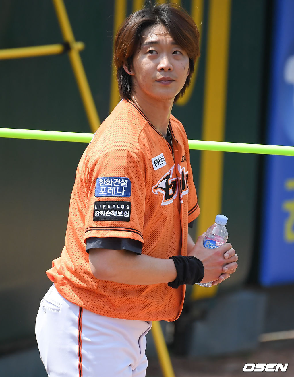 경기에 앞서 한화 정인욱이 밸런스 훈련을 하고 있다. / soul1014@osen.co.kr