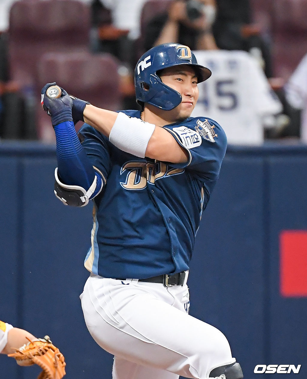 23일 오후 서울 고척스카이돔에서 ’2021 신한은행 SOL KBO 리그' 키움 히어로즈와 NC 다이노스의 경기가 열렸다.7회초 2사 NC 나성범이 2루타를 날리고 있다. / soul1014@osen.co.kr