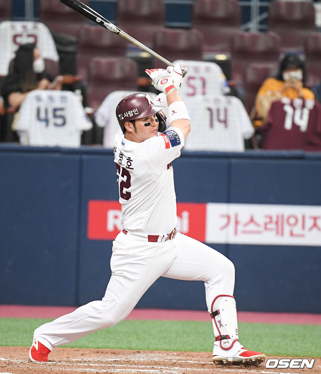 4회말 무사 2루 키움 박병호가 1타점 적시 2루타를 날리고 있다. 이 안타는 박병호의 KBO 역대 28번째 900타점 기록. / soul1014@osen.co.kr