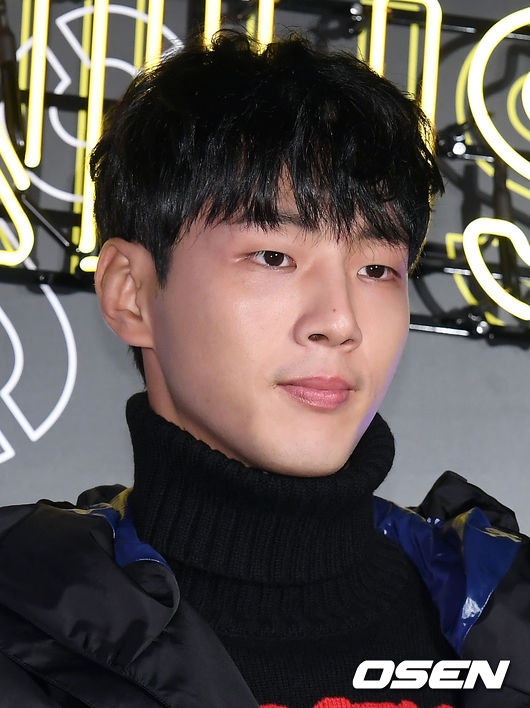 7일 오후 서울 청담동 한 플래그십 스토어에서 오픈 기념 포토콜 행사가 진행됐다.배우 지수가 포즈를 취하고 있다. /cej@osen.co.kr