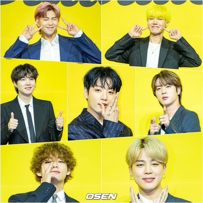 21일 오후 서울 송파구 올림픽공원 올림픽홀에서 방탄소년단(BTS)의 새 디지털 싱글 'Butter' 발매 기념 글로벌 기자간담회 포토타임이 진행됐다. 그룹 방탄소년단(RM, 진, 슈가, 제이홉, 지민, 뷔, 정국) 멤버들이 무대 위에서 7인 7색의 매력을 뽐내며 포토타임을 갖고 있다./ rumi@osen.co.kr
