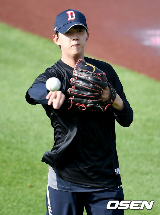 경기에 앞서 두산 박정수가 훈련을 하고 있다. 21.05.28 /ksl0919@osen.co.kr
