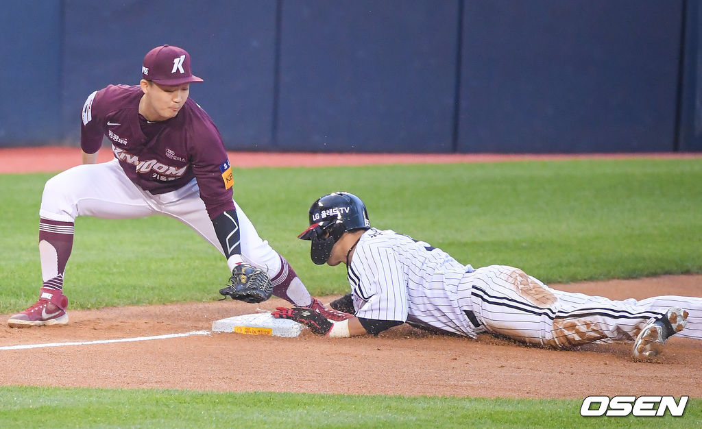 2회말 1사 2루 LG 유강남의 타석때 2루 주자 채은성이 3루 도루 성공하고 있다.   21.05.28 / soul1014@osen.co.kr