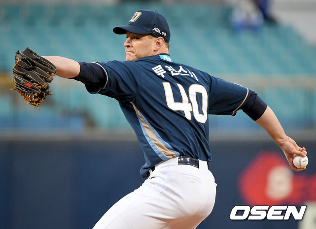 28일 오후 대구삼성라이온즈파크에서 ‘2021 신한은행 SOL KBO리그’ 삼성 라이온즈와 NC 다이노스의 경기가 열렸다. 1회말 NC 선발 루친스키가 마운드에 올라 힘차게 공을 뿌리고 있다./ksl0919@osen.co.kr