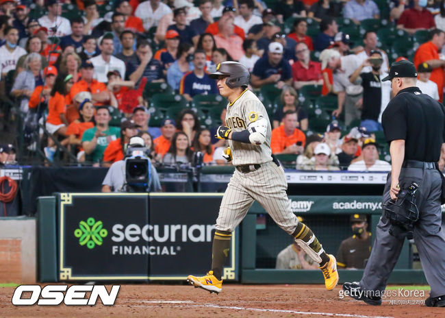 [사진] 2점 홈런을 날린 김하성 2021/5/31 ⓒGettyimages(무단전재 및 재배포 금지)