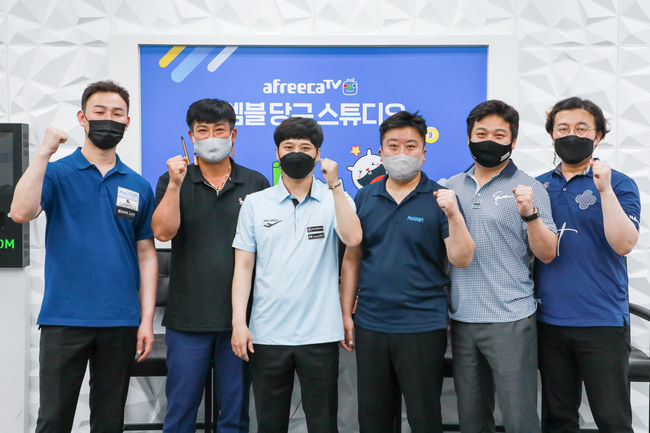 [사진]왼쪽부터 최완영, 이충복, 김동훈, 조치연, 서창훈, 황봉주 /파이브앤식스 제공