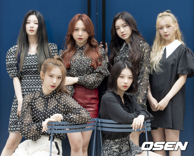 로켓펀치가 녹화에 앞서 사진 촬영을 위해 포즈를 취하고 있다./sunday@osen.co.kr