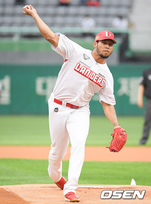 1회초 SSG 선발투수 폰트가 역투하고 있다. 21.06.01 / soul1014@osen.co.kr