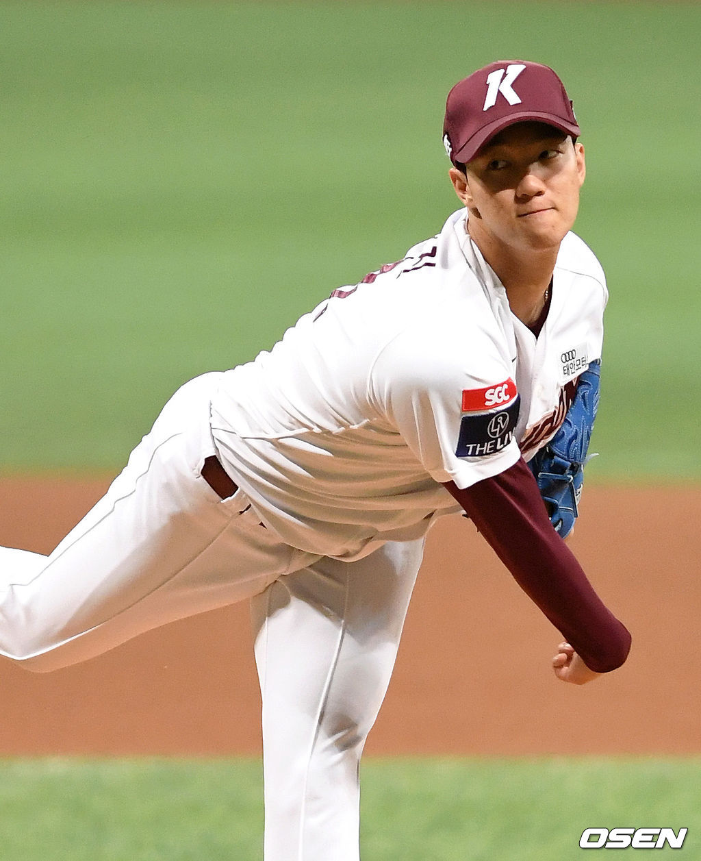 1일 오후 서울 고척스카이돔에서 ’2021 신한은행 SOL KBO 리그' 키움 히어로즈와 롯데 자이언츠의 경기가 열렸다.1회초 무사에서 키움 선발투수 안우진이 역투하고 있다. 2021.06.01. /sunday@osen.co.kr