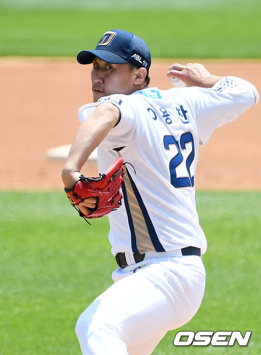 백팀 선발 이용찬이 마운드 위에서 힘차게 공을 뿌리고 있다. 2021.06.01 /rumi@osen.co.kr