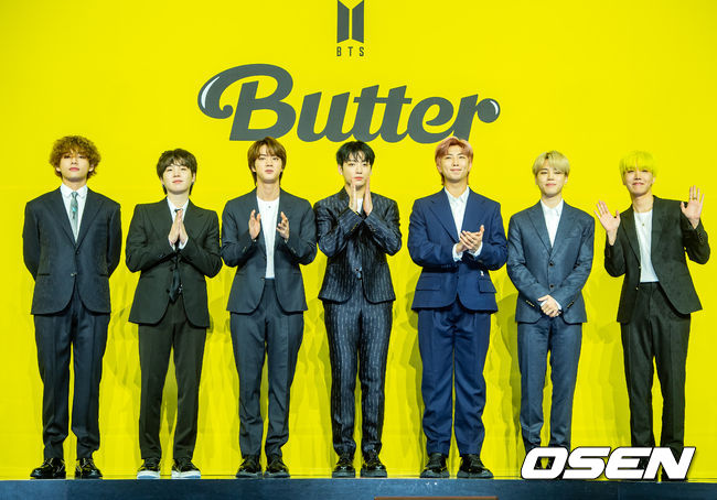 방탄소년단(BTS) 멤버들이 무대 위에서 포토타임을 갖고 있다./ rumi@osen.co.kr