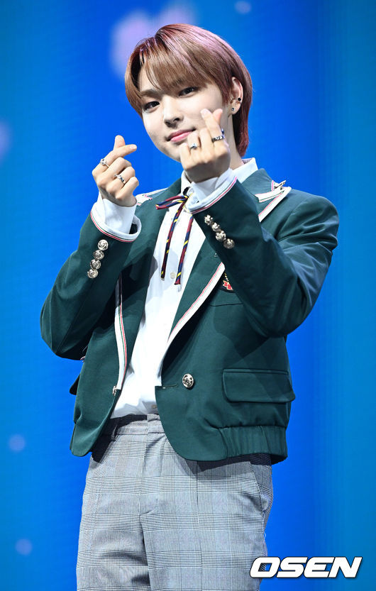 고스트나인 이강성이 포토타임을 하고 있다. 2021.06.03 / dreamer@osen.co.kr