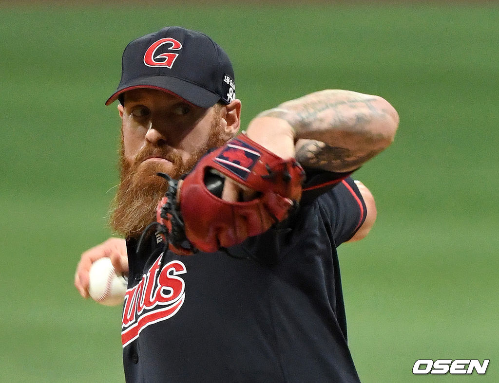 1회말 무사에서 롯데 선발투수 스트레일리가 역투하고 있다. 2021.06.03 /sunday@osen.co.kr