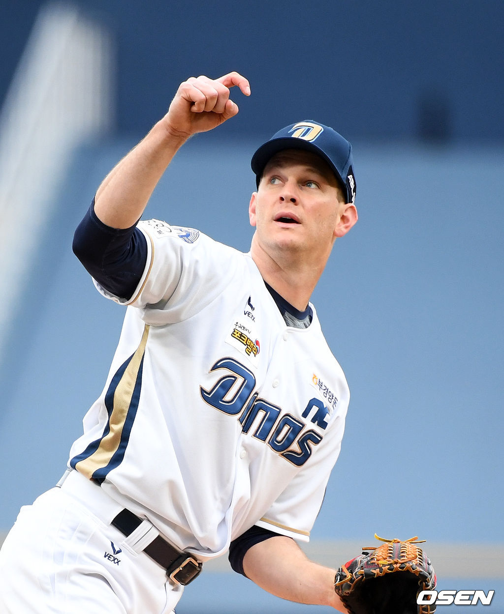 NC 루친스키가 타구를 바라보고 있다. /jpnews@osen.co.kr