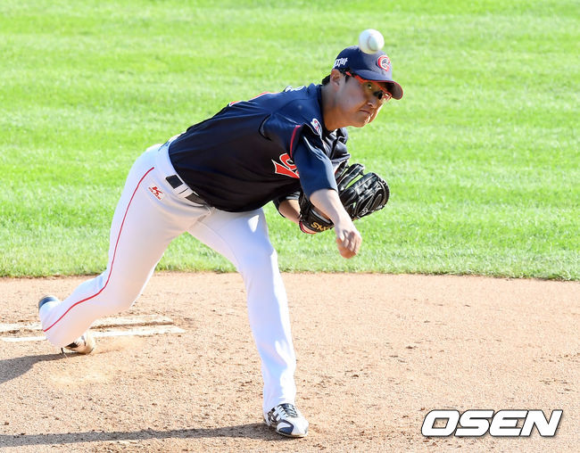 1회말 롯데 선발 박세웅이 힘차게 공을 던지고 있다. /cej@osen.co.kr