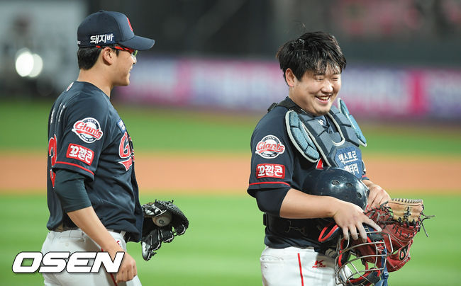 경기종료 후 완봉승 거둔 롯데 박세웅과 김준태 포수가 기뻐하고 있다. 21.06.04 / soul1014@osen.co.kr