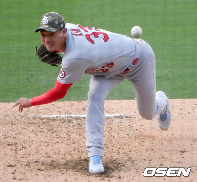 [OSEN=샌디에이고, 이사부 통신원]샌디에이고 타선을 상대로 세인트루이스 선발 김광현이 힘차게 공을 뿌리고 있다. / lsboo@osen.co.kr