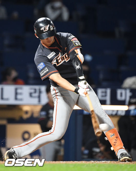 7회초 1사 주자 1,2루 한화 조한민이 좌익수 앞 안타를 날리고 있다. 2021.06.04 /rumi@osen.co.kr