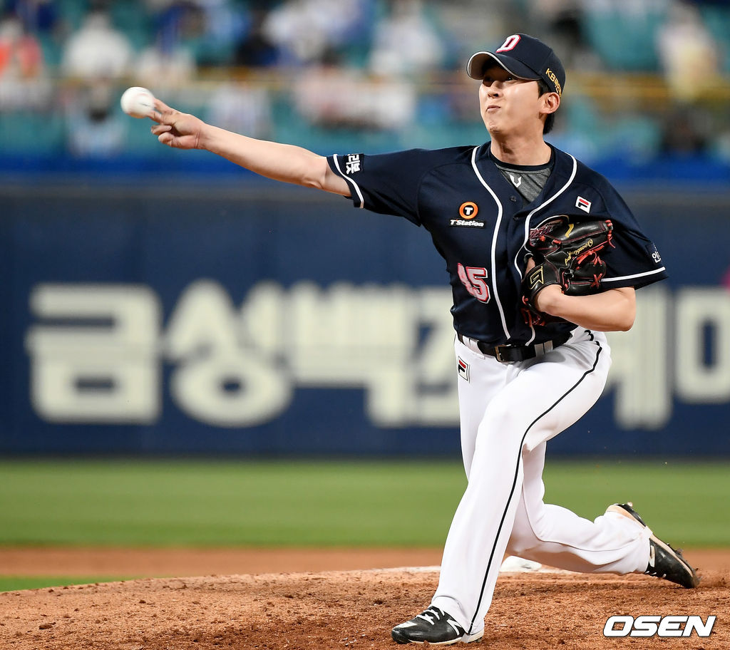 두산 박정수가 마운드에 올라 힘차게 공을 뿌리고 있다. 21.05.29 /ksl0919@osen.co.kr