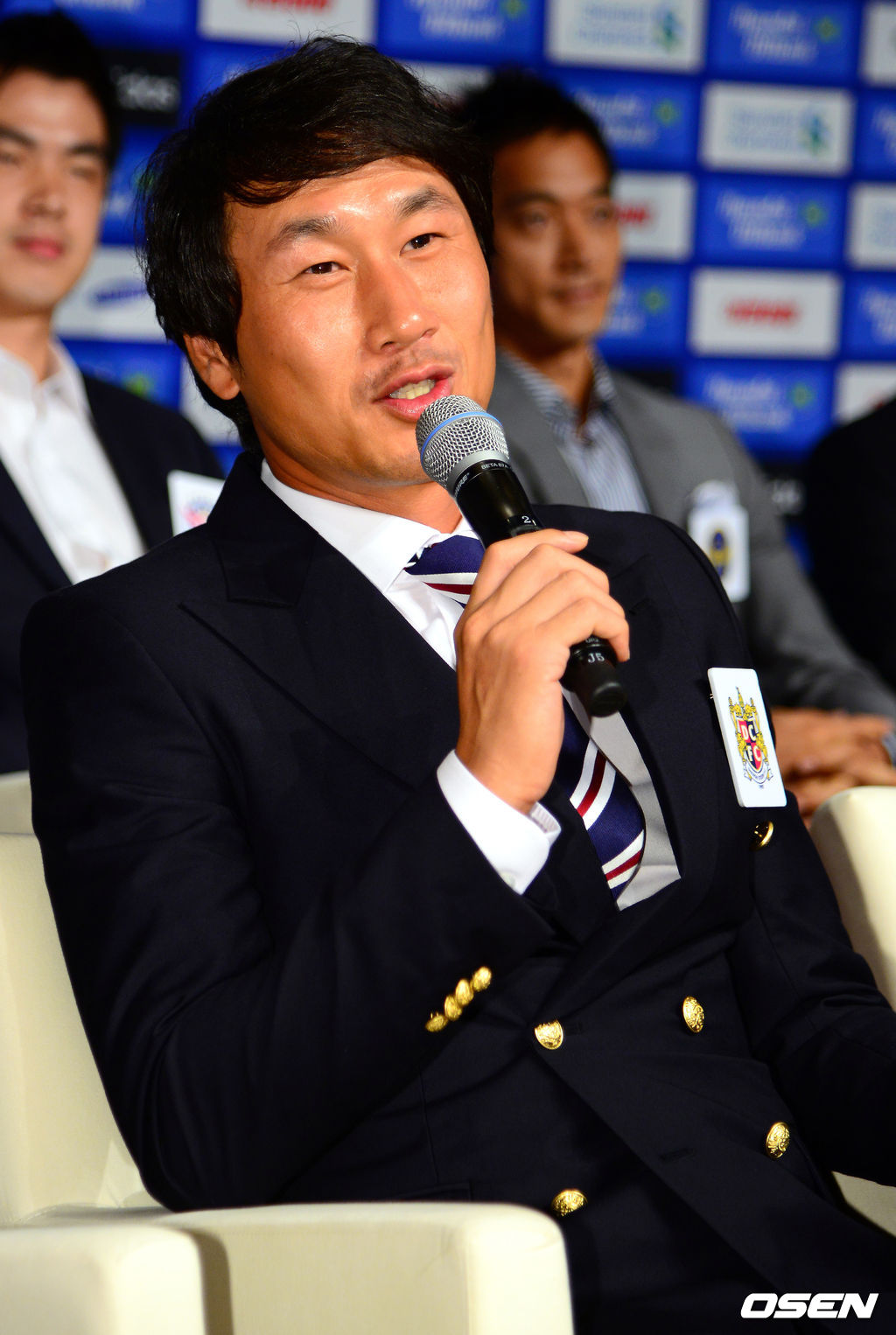 12일 서울 아산청책연구원에서 '2012 K리그 스플릿 시스템 그룹B'(인천, 대구, 성남, 전남, 대전, 광주, 상주, 강원) 기자회견에서 대전 유상철 감독이 취재진의 질문에 답변하고 있다. 2012.09.12 /youngrae@osen.co.kr