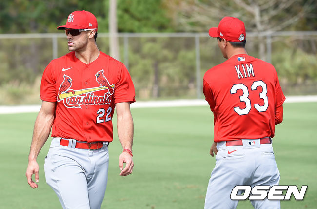 세인트루이스 잭 플래허티(왼쪽)가 김광현과 함께 스트레칭을 하고 있다. / soul1014@osen.co.kr