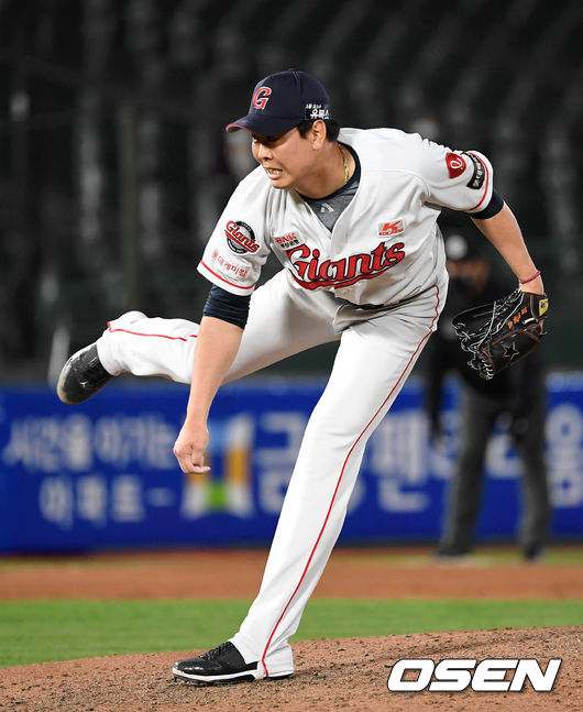 7회초 무사에서 롯데 진명호가 역투하고 있다. /sunday@osen.co.kr