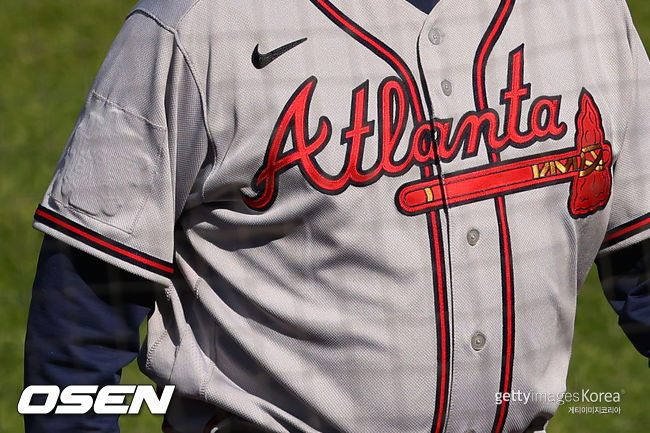 [사진] 2021 올스타 게임을 알리는 패치가 붙어있다가 개최지 변경으로 떼어진 애틀랜타 저지.ⓒGettyimages(무단전재 및 재배포 금지)
