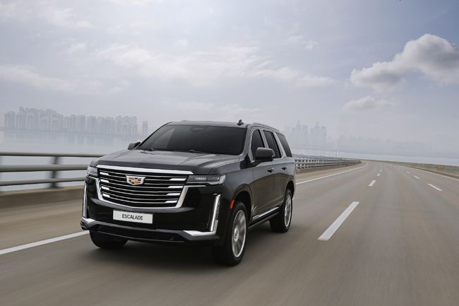 캐딜락 에스컬레이드_프리미엄 럭셔리 플래티넘 트림.