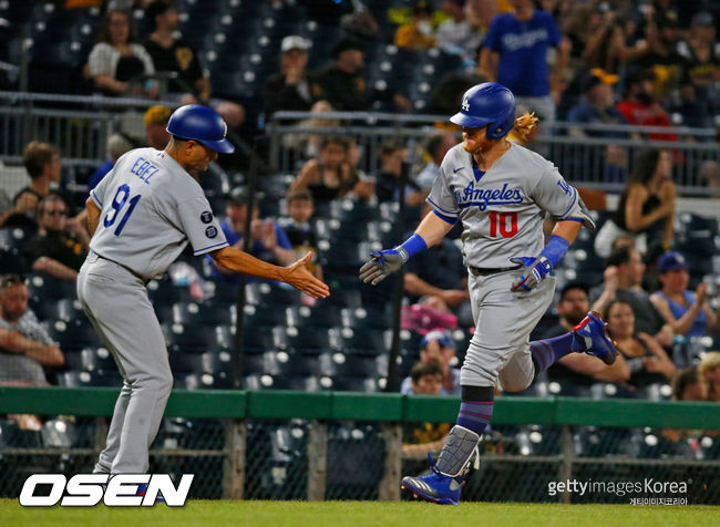 [사진] 다저스 터너가 10일(한국시간) 피츠버그전에서 홈런 두 방으로 팀 승리를 이끌었다. ⓒGettyimages(무단전재 및 재배포 금지)
