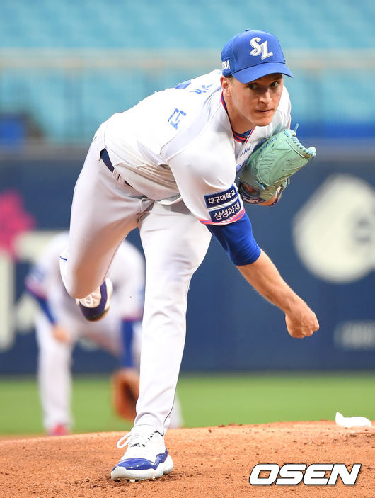 10일 오후 대구 삼성라이온즈파크에서 ‘2021 신한은행 SOL KBO리그’ 삼성 라이온즈와 KIA 타이거즈의 경기가 열렸다.1회초 삼성 선발 뷰캐넌이 힘차게 공을 던지고 있다. 2021.06.10 /cej@osen.co.kr