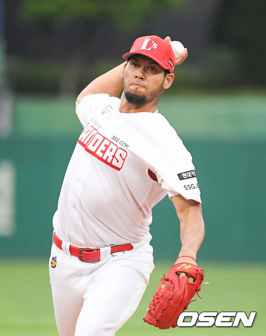 1회초 SSG 선발투수 폰트가 역투하고 있다. 21.06.01 / soul1014@osen.co.kr