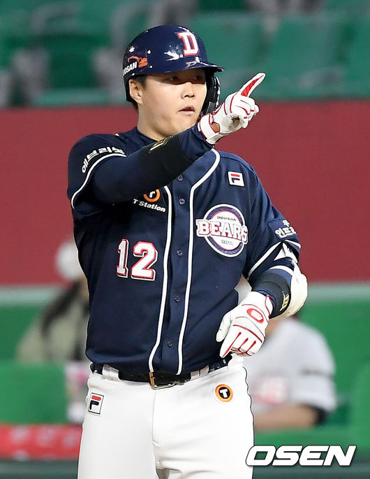 14일 오후 인천 인천SSG랜더스필드에서 ‘2021 신한은행 SOL KBO 리그’ SSG 랜더스와 두산 베어스의 경기가 열렸다.7회초 1사 만루 두산 최용제가 동점 2타점 적시타를 날린 뒤 기뻐하고 있다./ksl0919@osen.co.kr