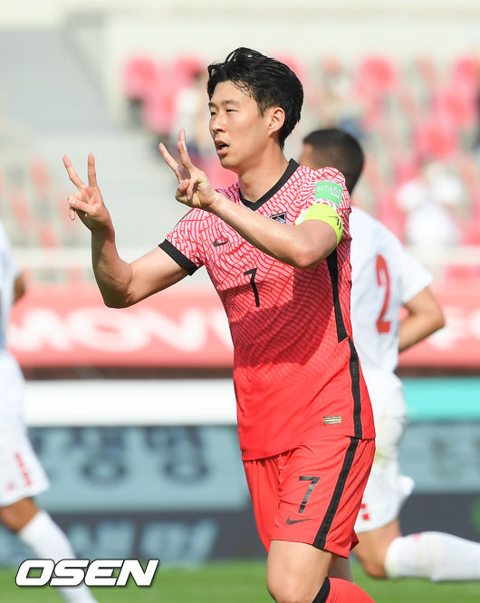 후반 손흥민이 PK 역전골을 넣고 에릭센 향한 골 세리머니를 하고 있다. 21.06.13 / soul1014@osen.co.kr