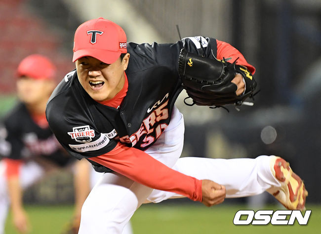 8회말 KIA 장현식이 역투하고 있다. /jpnews@osen.co.kr