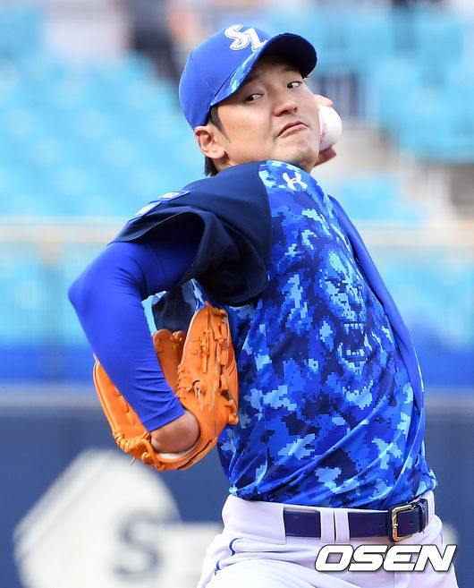 13일 오후 대구 삼성라이온즈파크에서 ‘2021 신한은행 SOL KBO리그’ 삼성 라이온즈와 NC 다이노스의 경기가 열렸다.1회초 삼성 선발 백정현이 힘차게 공을 던지고 있다. 2021.06.13 /cej@osen.co.kr