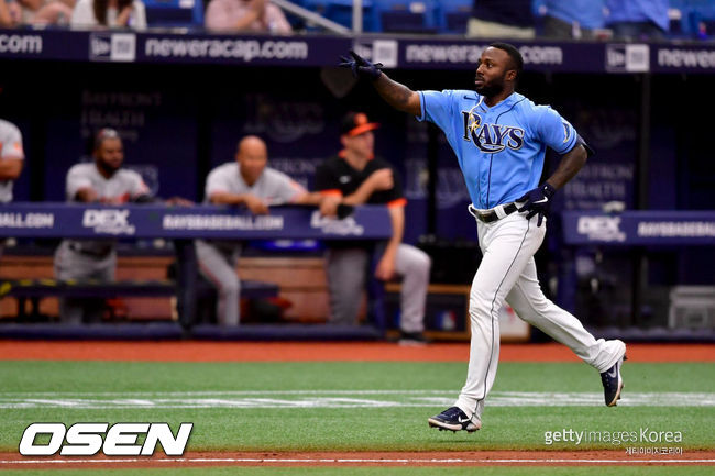 [사진] 탬파베이 아로자레나가 14일(한국시간) 만루 홈런을 때렸다. ⓒGettyimages(무단전재 및 재배포 금지)