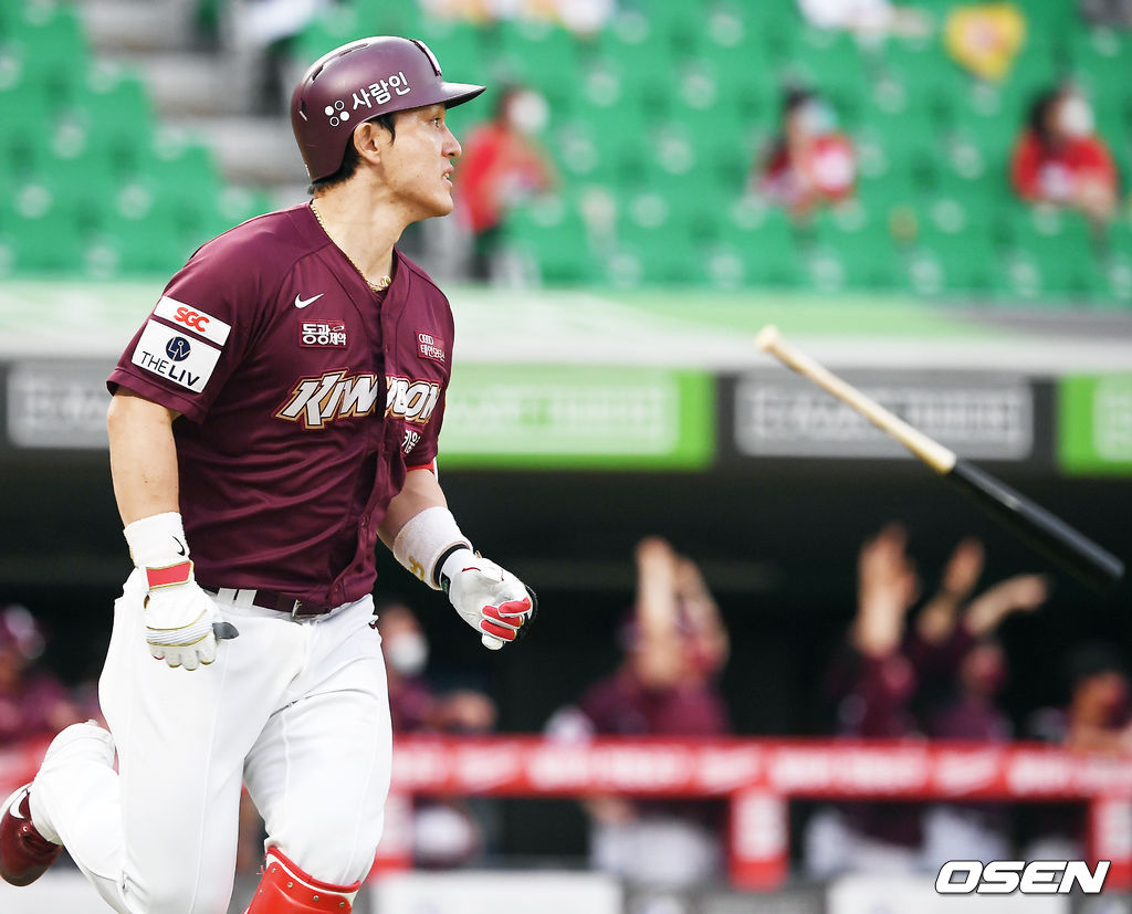 키움 박동원이 좌월 동점 투런 홈런을 날리고 있다. 21.06.12 /rumi@osen.co.kr