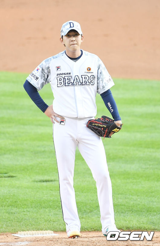 1회초 2사 만루 두산 박정수가 삼성 이원석에게 만루 홈런을 허용한 뒤 아쉬워하고 있다. 2021.06.15/ youngrae@osen.co.kr