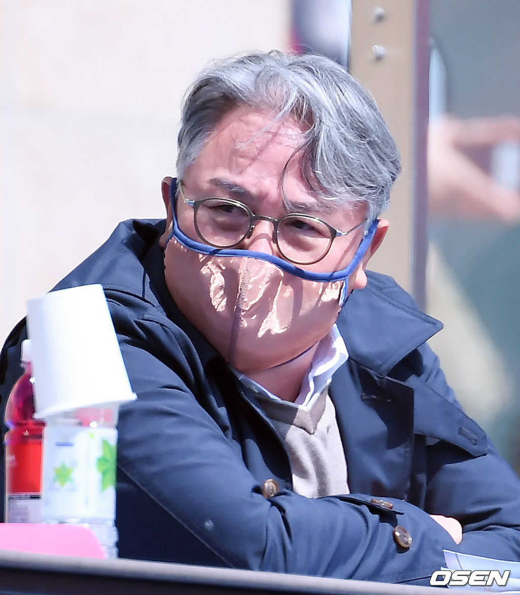 야구대표팀 김경문 감독이 경기장을 찾아 관전하고 있다. / soul1014@osen.co.kr