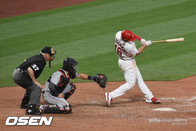 [사진] 세인트루이스가 16일(한국시간) 마이애미전에서 2-1 승리를 거뒀다. 골드슈미트가 9회말 끝내기 솔로 홈런을 쳤다. ⓒGettyimages(무단전재 및 재배포 금지)