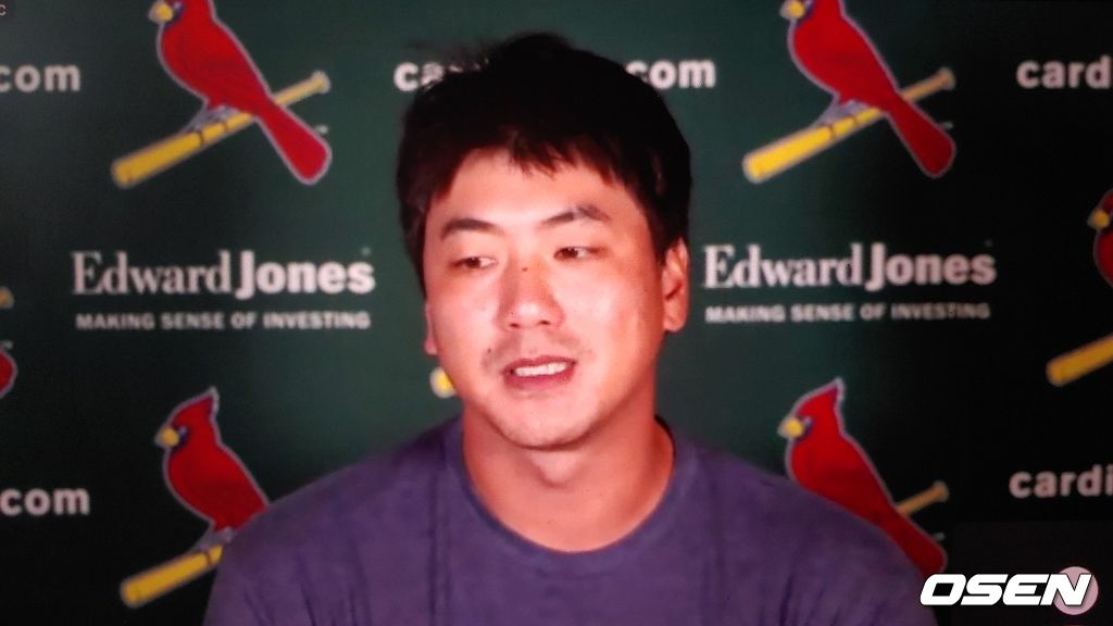 [사진]세인트루이스의 김광현이 16일(한국시간) 마이애미와의 경기를 마친 뒤 화상 인터뷰를 하고 있다. <세인트루이스 카디널스 구단 제공 영상 캡처>