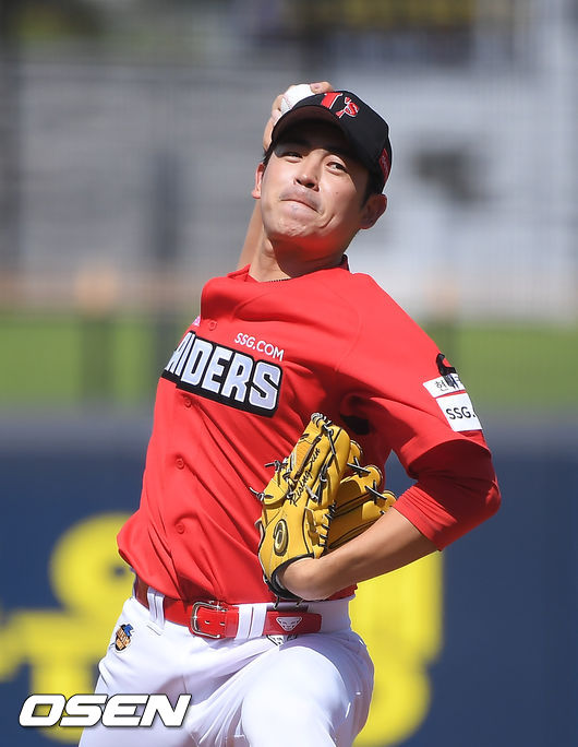 16일 오후 광주기아챔피언스필드에서 2021 신한은행 SOL KBO리그 KIA 타이거즈와 SSG 랜더스의 더블헤더 1차전이 진행됐다. 1회말 2년 2개월만에 선발로 나서는 SSG 선발투수 이태양이 역투하고 있다. 21.06.16 / soul1014@osen.co.kr