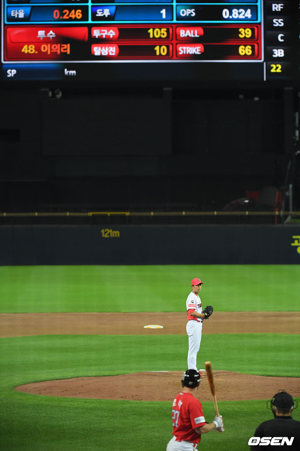 6회초 2사 SSG 로맥의 타석때 개인최다 탈삼진 10개를 기록한 가운데 KIA 선발투수 이의리가 투구 준비를 하고 있다. 21.06.16 / soul1014@osen.co.kr