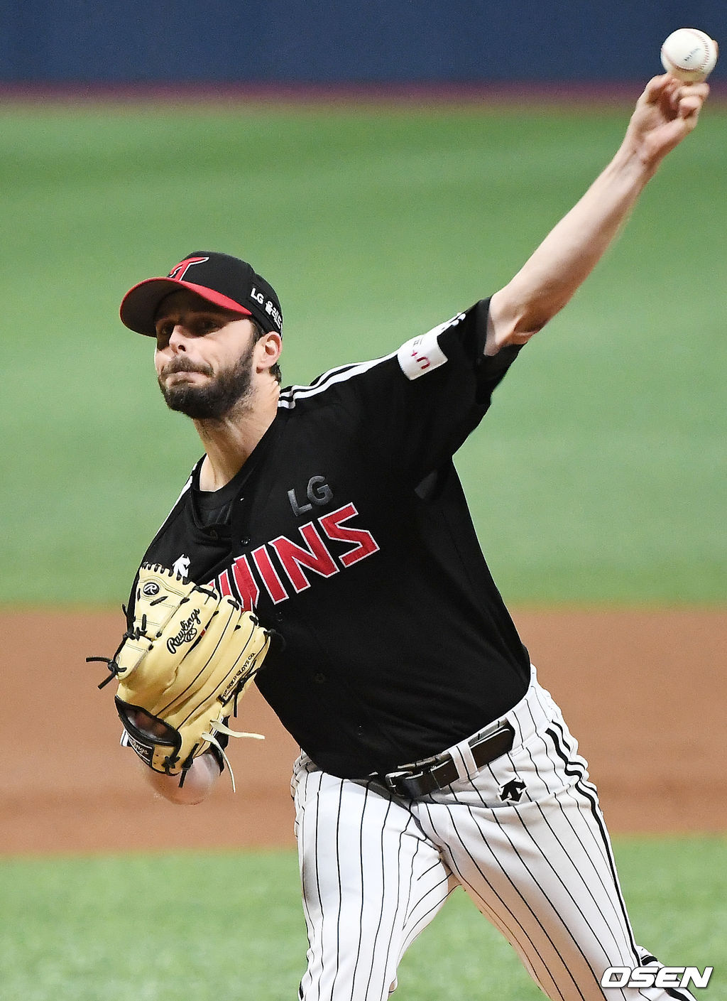 LG 선발 수아레즈가 마운드 위에서 힘차게 공을 뿌리고 있다. 21.06.17/rumi@osen.co.kr