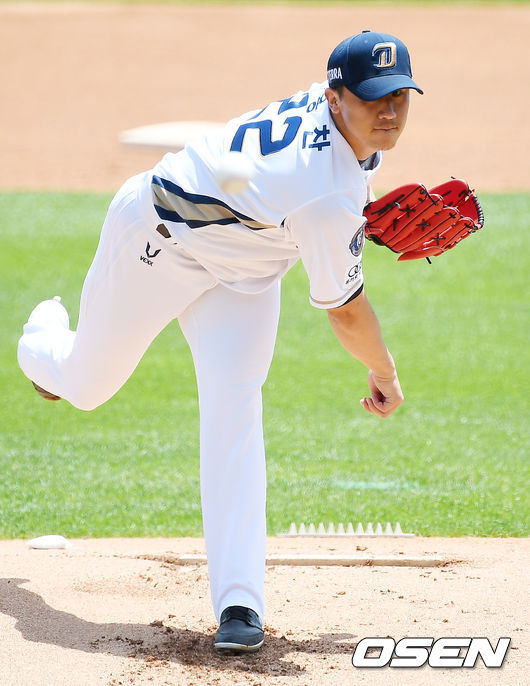 백팀 선발 이용찬이 마운드 위에서 힘차게 공을 뿌리고 있다. 2021.06.01 /rumi@osen.co.kr