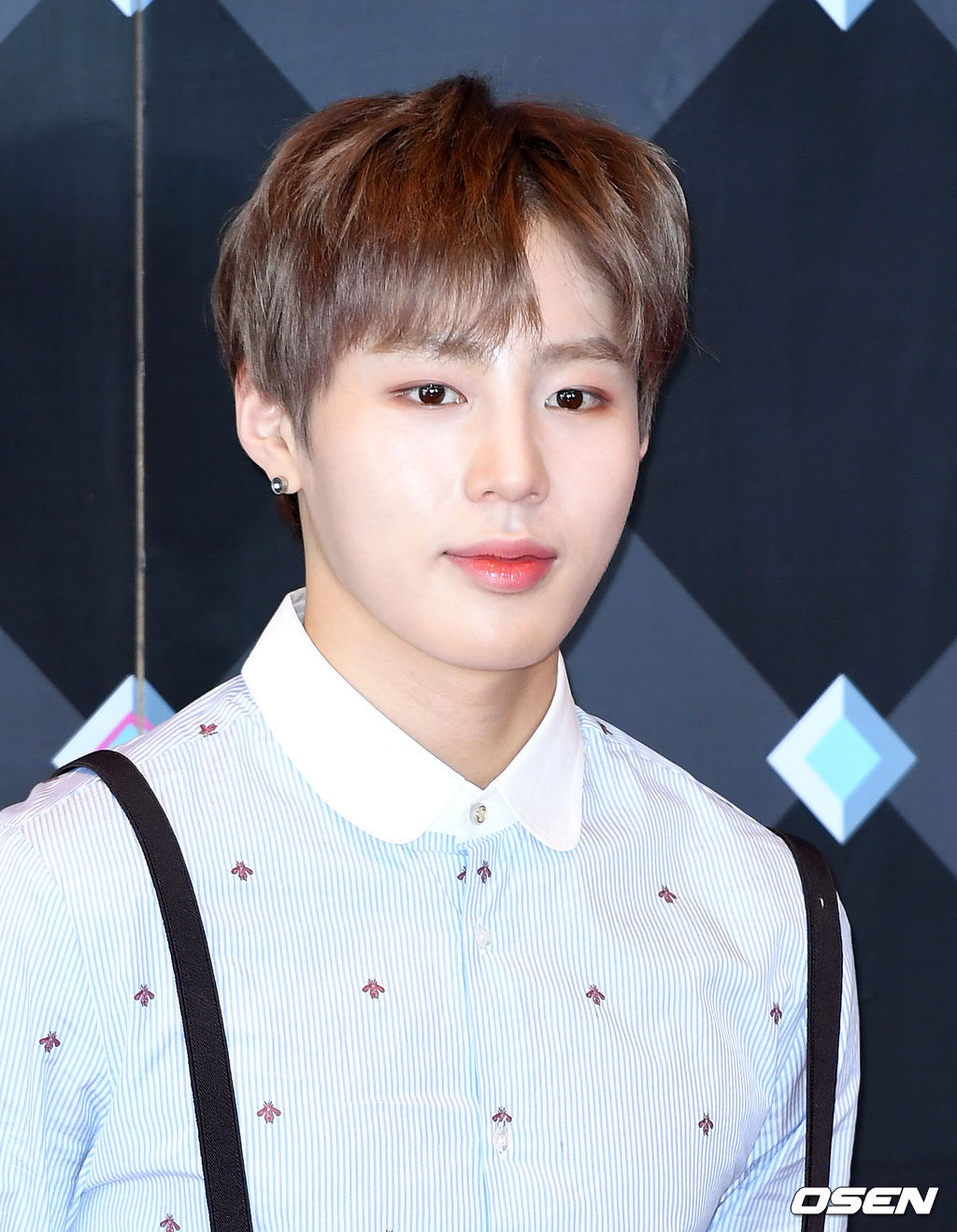 가수 하성운이 포토타임을 갖고 있다./sunday@osen.co.kr