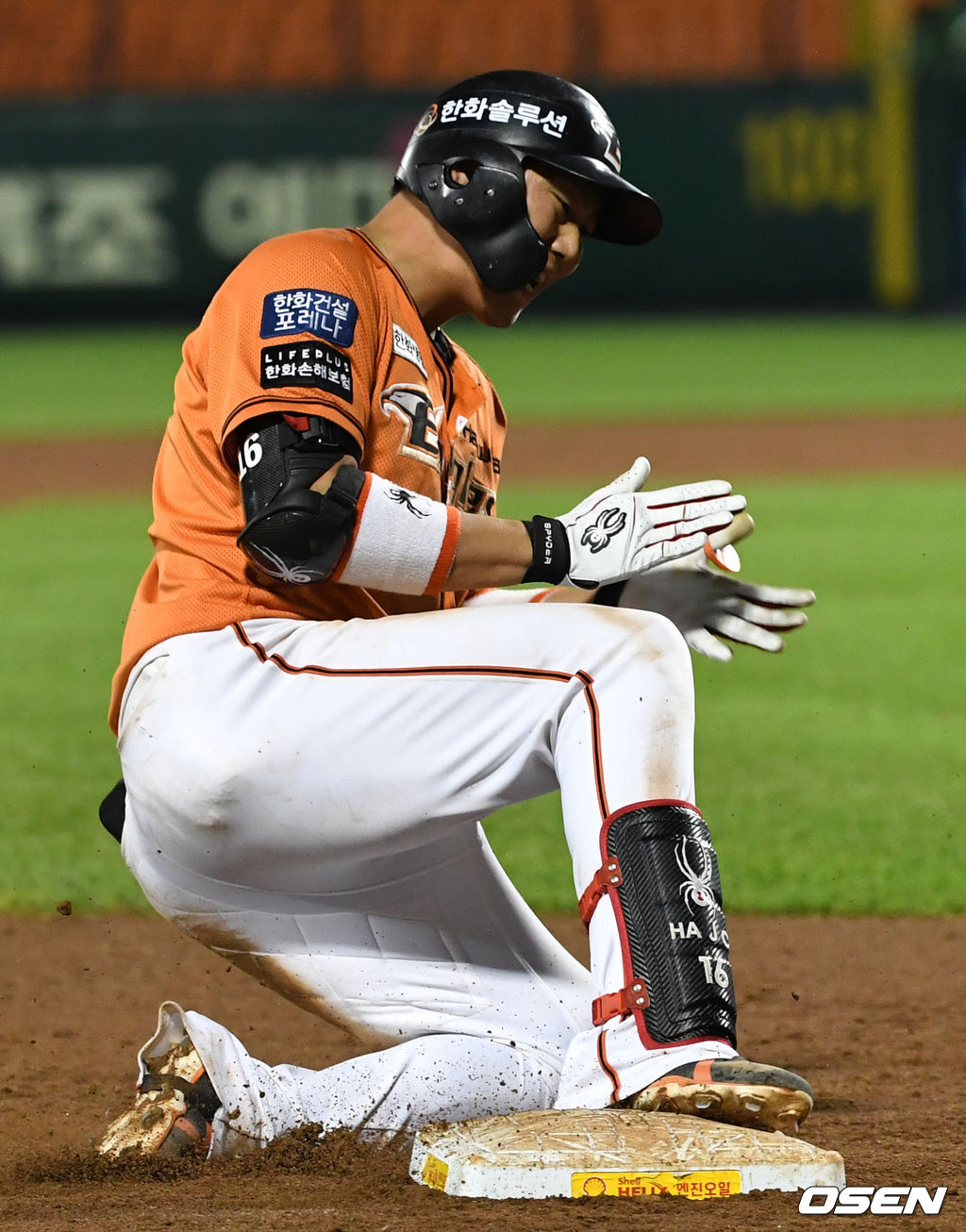 18일 대전 한화생명이글스파크에서 ‘2021 신한은행 SOL KBO리그’ 한화 이글스와 SSG 랜더스의 경기가 열렸다.연장 10회말 1사 주자없는 상황 한화 하주석이 좌측 3루타를 날리고 슬라이딩 해 세이프되며 기뻐하고 있다. 2021.06.18 / dreamer@osen.co.kr